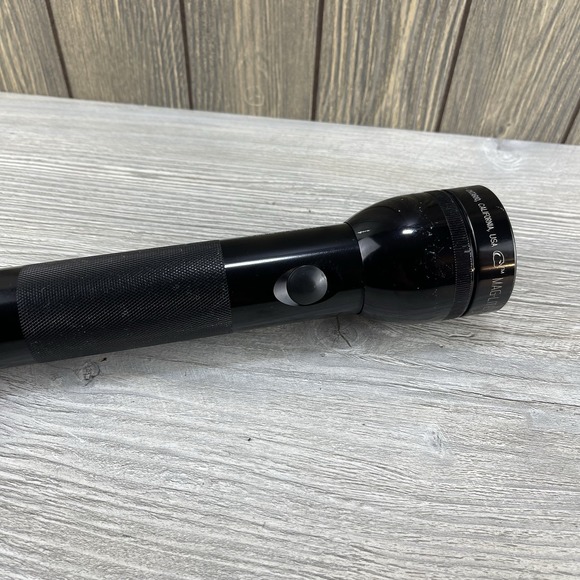 Vtg 10" Mag Lite Instrument 3D Cell Flashlight Ontario CA With Extra Light Bulb - Picture 8 of 16